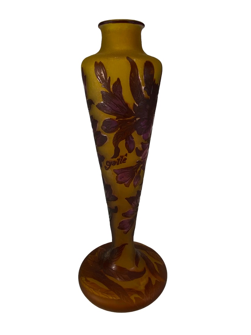 Signed Galle Cameo Glass Lamp Base: Signed Galle Cameo Glass Lamp Base. 16 1/4 x 6 1/4 in.Local Pick up call one day before to make an appointment. TO SHIP THIS ITEM IN USA OR INTERNATIONAL, PLEASE CONTACT THE SHIPPERS : 1) UPS store193