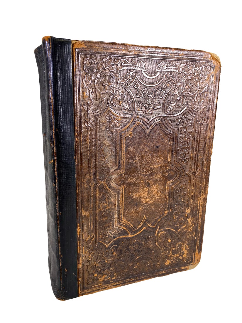 Books of the Old and New Testament, circa 1870: Books of the Old and New Testament, circa 1870, leather cover. 9 1/4 x 6 1/4 x 3 1/8 in.Local Pick up call one day before to make an appointment. TO SHIP THIS ITEM IN USA OR INTERNATIONAL, PLEASE CONT