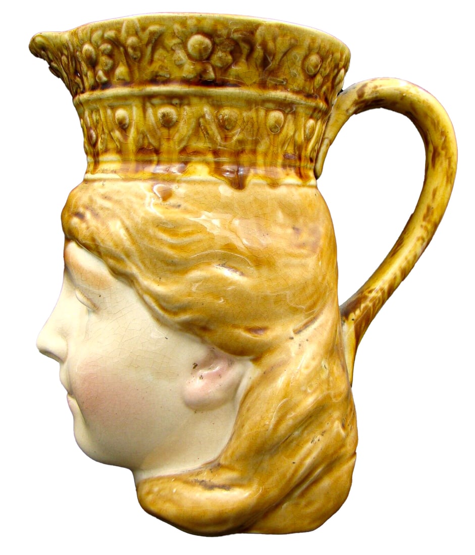 19th Century French Sarreguemines Majolica Norwegian Queen Jug: 19th Century French Sarreguemines Majolica Norwegian Queen Jug . 8 1/4 in.Local Pick up call one day before to make an appointment. TO SHIP THIS ITEM IN USA OR INTERNATIONAL, PLEASE CONTACT THE SHIPPE