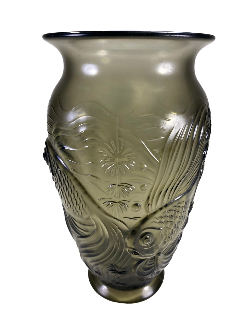 Vintage Sabino Style Frosted Glass Vase: Vintage Sabino Style Frosted Glass Vase. 9 1/8 x 4 5/8 in.Local Pick up call one day before to make an appointment. TO SHIP THIS ITEM IN USA OR INTERNATIONAL, PLEASE CONTACT THE SHIPPERS : 1) UPS stor