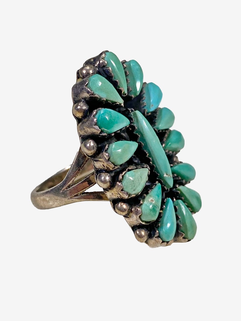 Sterling 925 & Turquoise Ring: Sterling 925 & Turquoise Ring. 1 3/16 x 7/8 x 1 in. Weight: 9.5 grams.Local Pick up call one day before to make an appointment. TO SHIP THIS ITEM IN USA OR INTERNATIONAL, PLEASE CONTACT THE SHIPPERS :