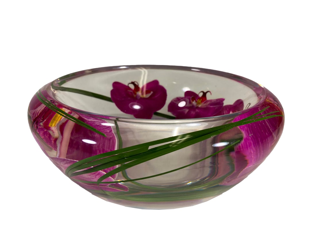 Emilio Robba Fuchsia Orchids Glass Bowl: Emilio Robba Fuchsia Orchids Glass Bowl. 4 1/4 x 9 3/4 in. Local Pick up call one day before to make an appointment. TO SHIP THIS ITEM IN USA OR INTERNATIONAL, PLEASE CONTACT THE SHIPPERS : 1) UPS sto