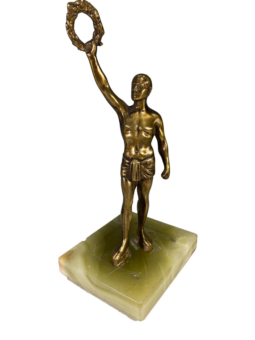Antique French Bronze & Onyx Olympic Statue: Antique French Bronze & Onyx Olympic Statue. 9 3/4 x 4 x 4 1/2 in.Local Pick up call one day before to make an appointment. TO SHIP THIS ITEM IN USA OR INTERNATIONAL, PLEASE CONTACT THE SHIPPERS : 1) 