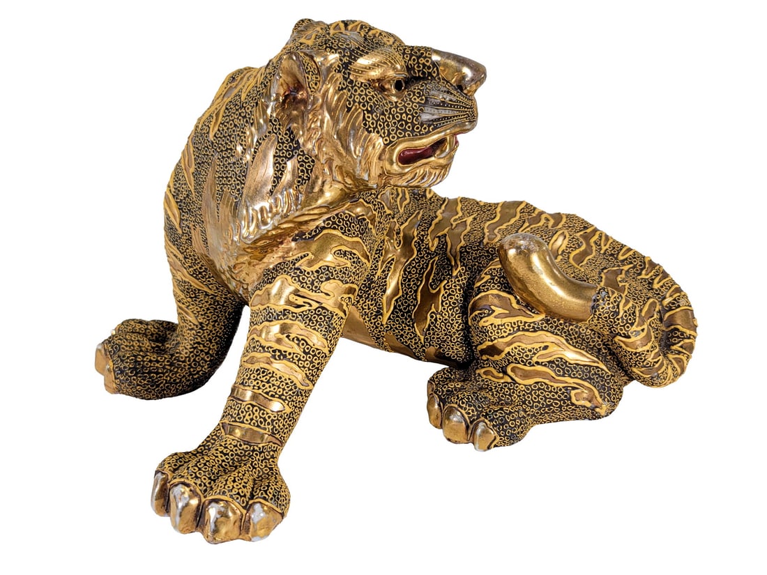 Japanese Satsuma porcelain tiger statue (1 of 9)