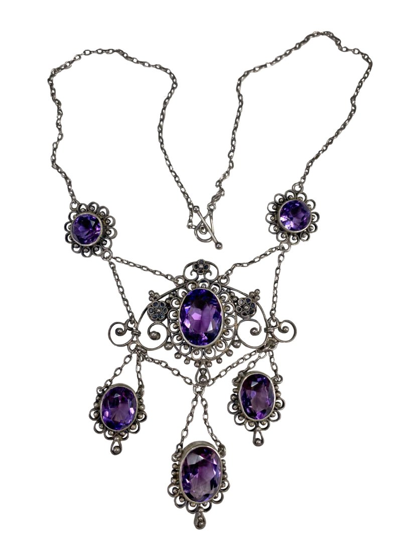 Vintage Silver & Glass Necklace: Vintage Silver & Glass Necklace. Unmarked but tested. 9 3/8 x 1 7/8 in.Local Pick up call one day before to make an appointment. TO SHIP THIS ITEM IN USA OR INTERNATIONAL, PLEASE CONTACT THE SHIPPERS 