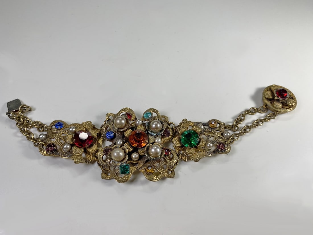 Vintage Czech Metal & Glass Bracelet: Vintage Czech Metal & Glass Bracelet. 7 x 1 1/2 in.Local Pick up call one day before to make an appointment. TO SHIP THIS ITEM IN USA OR INTERNATIONAL, PLEASE CONTACT THE SHIPPERS : 1) UPS store1937- 