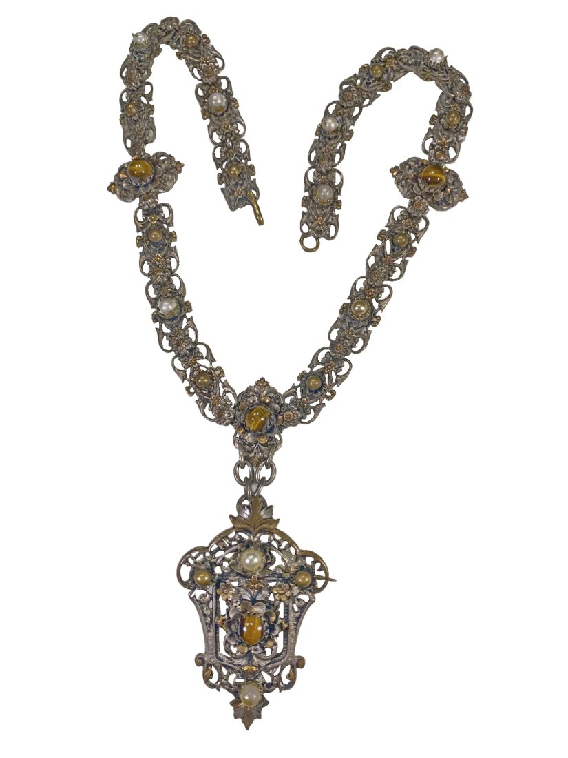Vintage Czech Metal & Tiger Eye Stone Necklace: Vintage Czech Metal & Tiger Eye Stone Necklace. 11 1/4 x 1 1/2 in.Local Pick up call one day before to make an appointment. TO SHIP THIS ITEM IN USA OR INTERNATIONAL, PLEASE CONTACT THE SHIPPERS : 1) 