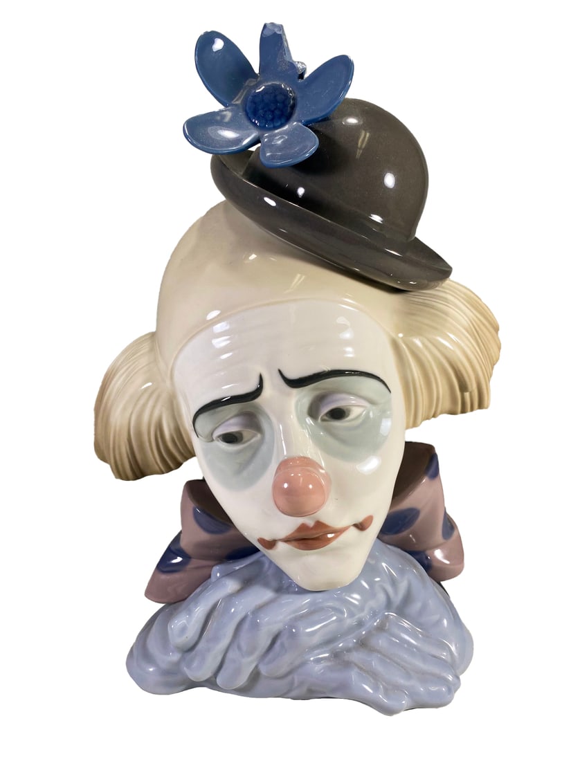 Lladro Pensive Clown Porcelain by Jose PUCHE: Lladro Pensive Clown Porcelain by Jose PUCHE. 10 3/8 x 7 1/8 x 7 1/8 in.Local Pick up call one day before to make an appointment. TO SHIP THIS ITEM IN USA OR INTERNATIONAL, PLEASE CONTACT THE SHIPPERS