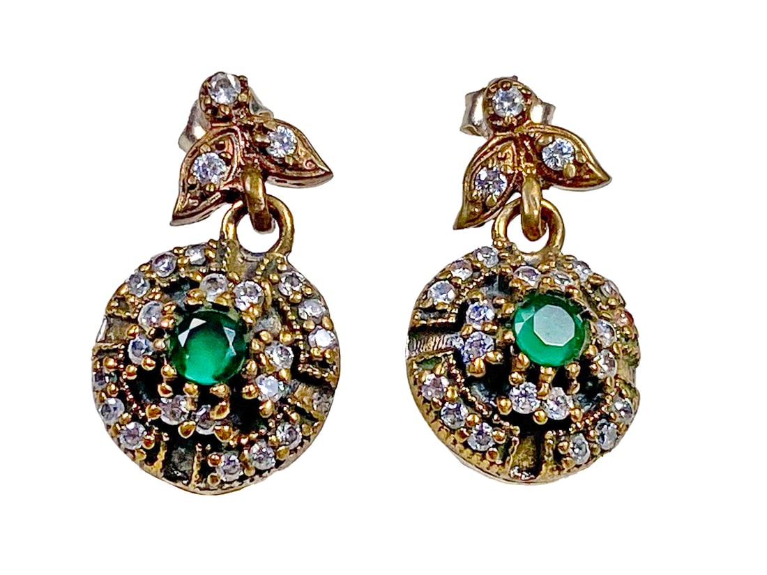 Sterling Silver 925 & probably Glass Earings: Sterling Silver 925 & probably Glass Earings. 1 x 9/16 in. Weight: 9.3 grams.Local Pick up call one day before to make an appointment. TO SHIP THIS ITEM IN USA OR INTERNATIONAL, PLEASE CONTACT THE SHI