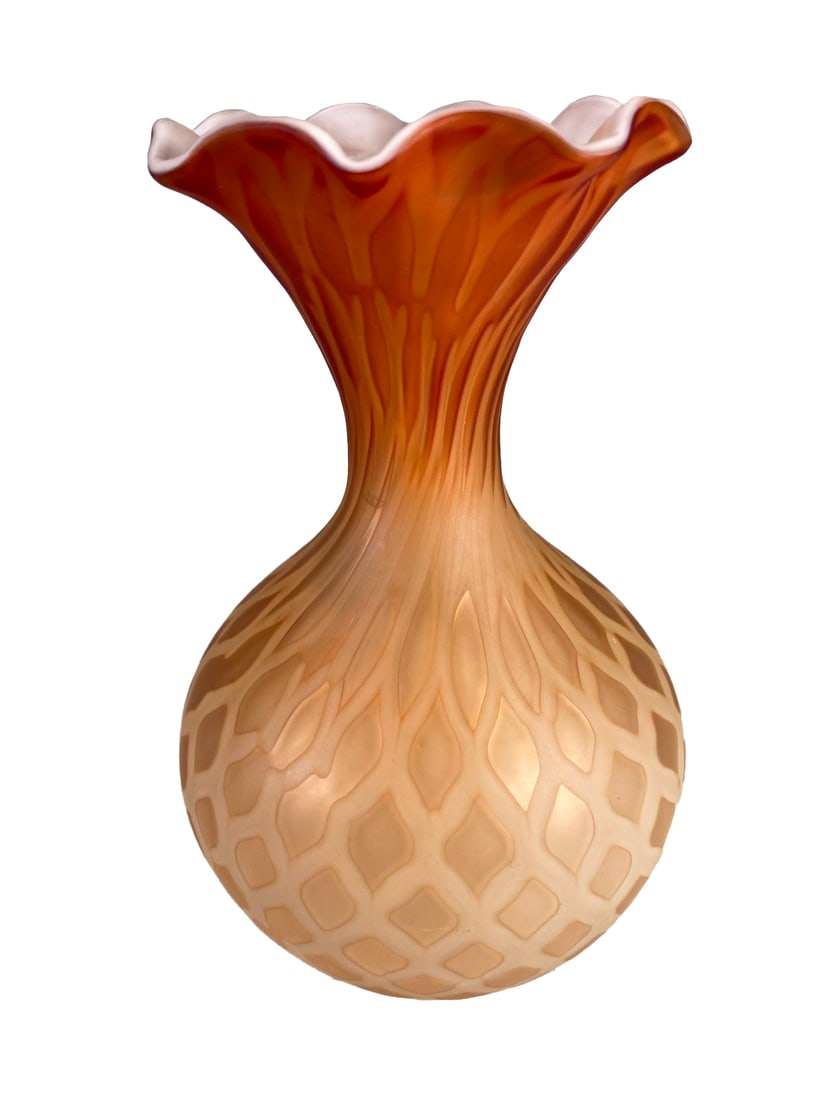 Vintage French Opaline Glass Vase: Vintage French Opaline Glass Vase. 8 1/4 x 4 5/8 in. Local Pick up call one day before to make an appointment. TO SHIP THIS ITEM IN USA OR INTERNATIONAL, PLEASE CONTACT THE SHIPPERS : 1) UPS store1937