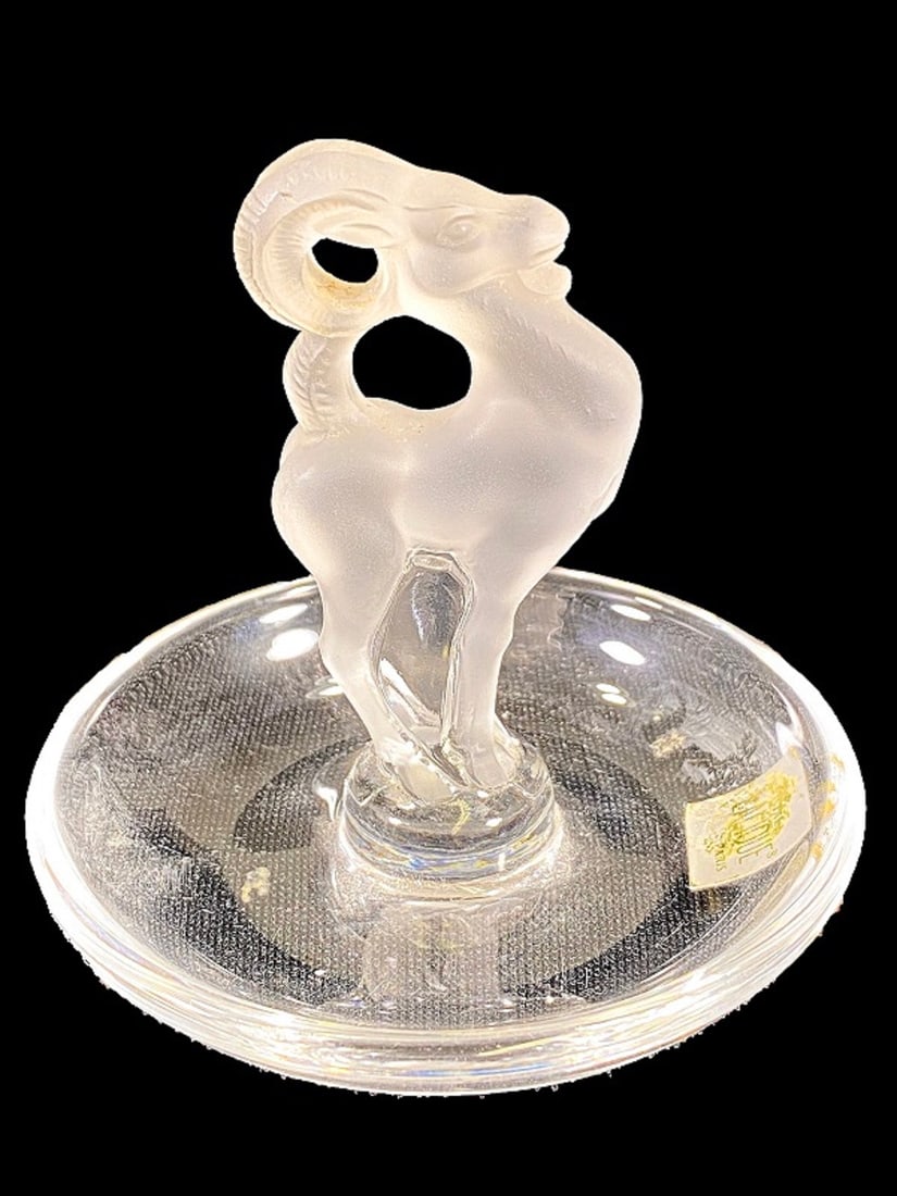 Lalique, France Ram Frosted Glass Ring Tray: Lalique, France Ram Frosted Glass Ring Tray. 3 1/2 x 3 5/8 in.Local Pick up call one day before to make an appointment. TO SHIP THIS ITEM IN USA OR INTERNATIONAL, PLEASE CONTACT THE SHIPPERS : 1) UPS 