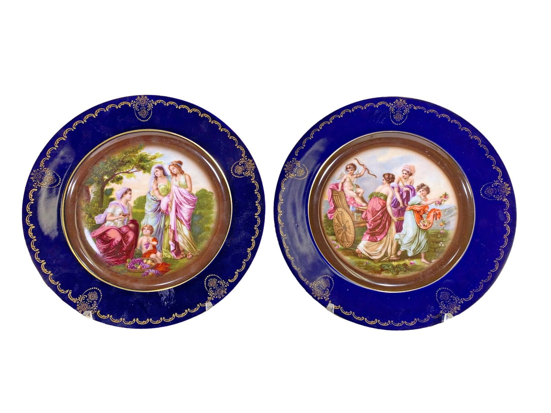 Espiag, Czechoslovakia Pair of Porcelain Plates: Espiag, Czechoslovakia Pair of Porcelain Plates. 9 7/8 in diameter.Local Pick up call one day before to make an appointment. TO SHIP THIS ITEM IN USA OR INTERNATIONAL, PLEASE CONTACT THE SHIPPERS : 1)