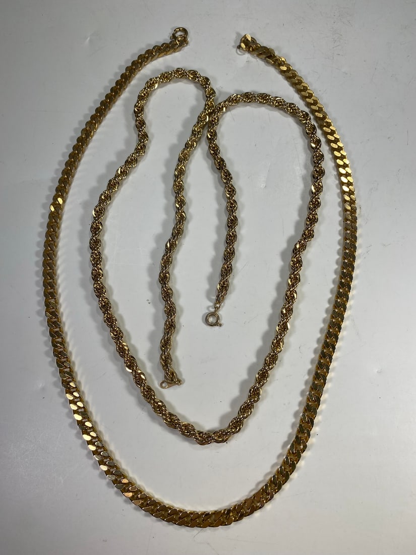2 Vintage Czech Goldplated Necklaces: 2 Vintage Czech Goldplated Necklaces. 24 and 29 1/2 in long.Local Pick up call one day before to make an appointment. TO SHIP THIS ITEM IN USA OR INTERNATIONAL, PLEASE CONTACT THE SHIPPERS : 1) UPS st