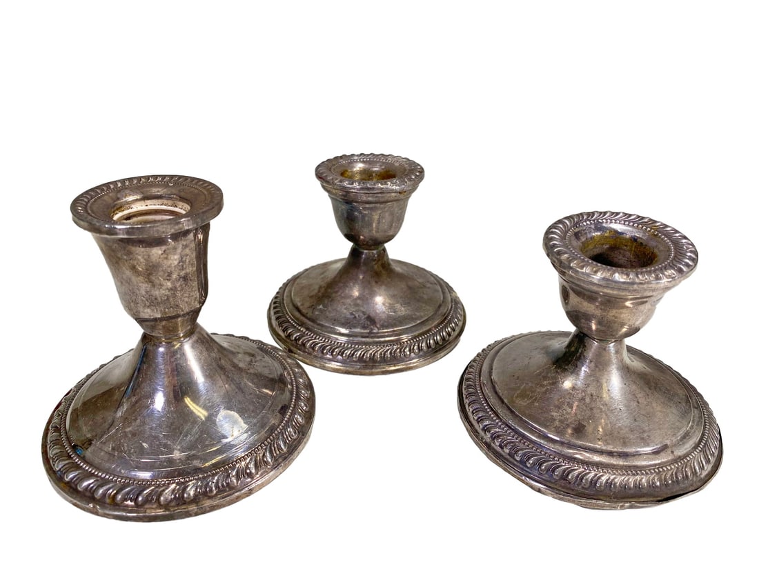 3 Sterling Weighted Duchin Candlesticks: 3 Sterling Weighted Duchin Candlesticks. 3 1/8 x 3 1/2 in. Local Pick up call one day before to make an appointment. TO SHIP THIS ITEM IN USA OR INTERNATIONAL, PLEASE CONTACT THE SHIPPERS : 1) UPS sto