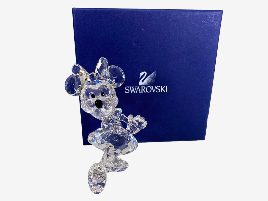 Disney Swarovski Minnie Mouse Crystal Figurine (1 of 7)