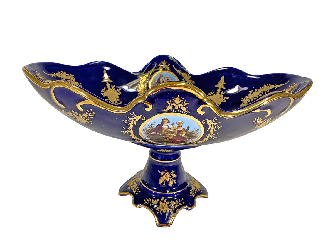 Blue Cobalt & Gold Porcelain Centerpiece: Blue Cobalt & Gold Porcelain Centerpiece. 9 1/4 x 16 1/4 x 10 3/4 in. Local Pick up call one day before to make an appointment. TO SHIP THIS ITEM IN USA OR INTERNATIONAL, PLEASE CONTACT THE SHIPPERS :