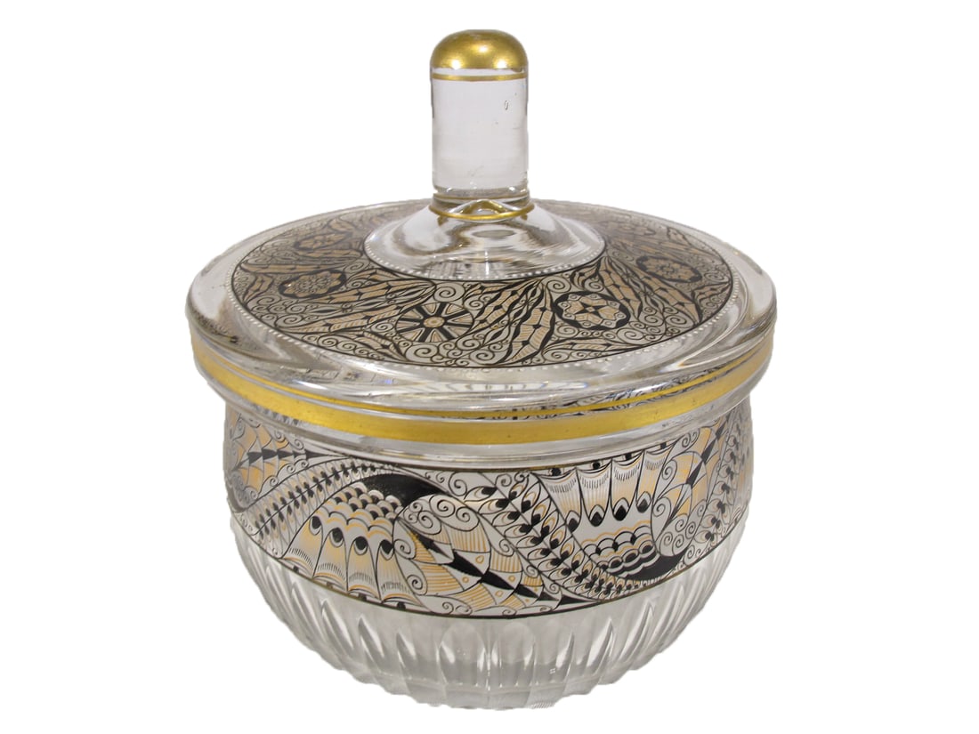 Probably Moser Antique Engraved Glass Lided Bowl: Probably Moser Antique Engraved Glass Lided Bowl. 5 3/4 x 5 1/2 in.Local Pick up call one day before to make an appointment. TO SHIP THIS ITEM IN USA OR INTERNATIONAL, PLEASE CONTACT THE SHIPPERS : 1)