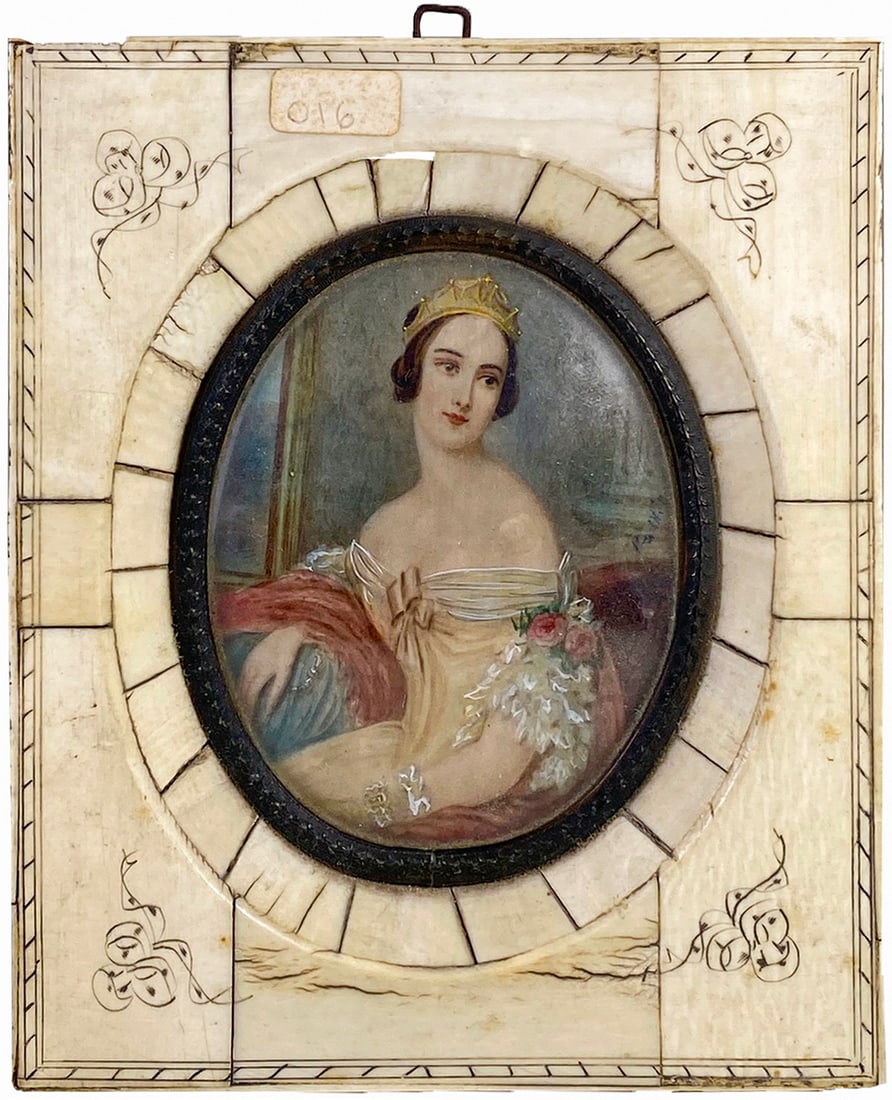 Antique European Miniature Bone Painting: Antique European Miniature Bone Painting. 4 7/8 x 4 in.Local Pick up call one day before to make an appointment. TO SHIP THIS ITEM IN USA OR INTERNATIONAL, PLEASE CONTACT THE SHIPPERS : 1) UPS store19