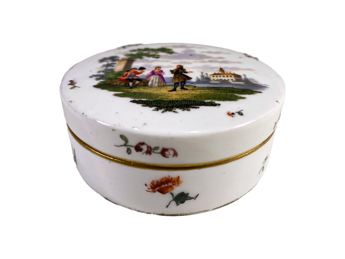Antique German KPM Porcelain Box: Antique German KPM Porcelain Box. 1 1/4 x 3 1/8 in.Local Pick up call one day before to make an appointment. TO SHIP THIS ITEM IN USA OR INTERNATIONAL, PLEASE CONTACT THE SHIPPERS : 1) UPS store1937-