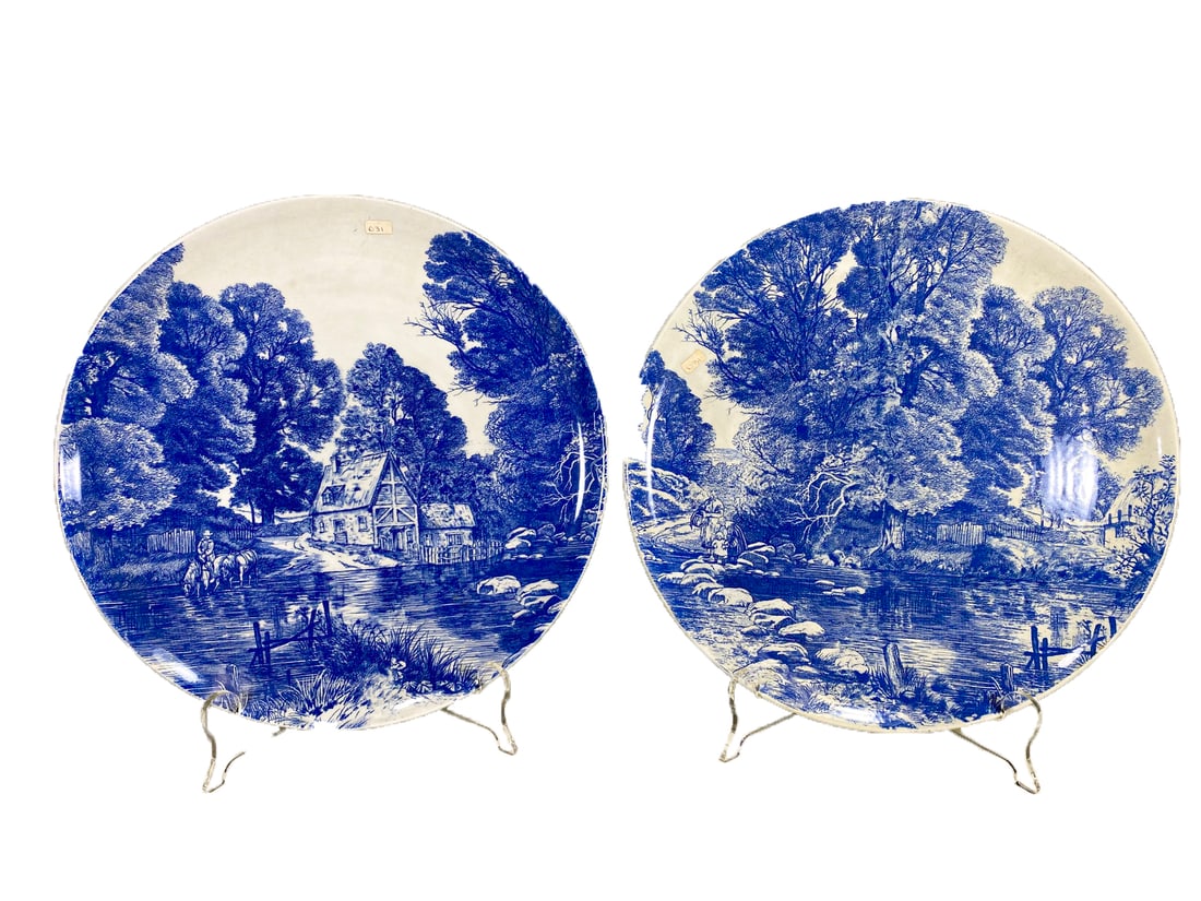 Mintons, England Pair of Blue Porcelain Plates: Mintons, England Pair of Blue Porcelain Plates. 1 x 11 3/4 in.Local Pick up call one day before to make an appointment. TO SHIP THIS ITEM IN USA OR INTERNATIONAL, PLEASE CONTACT THE SHIPPERS : 1) UPS 