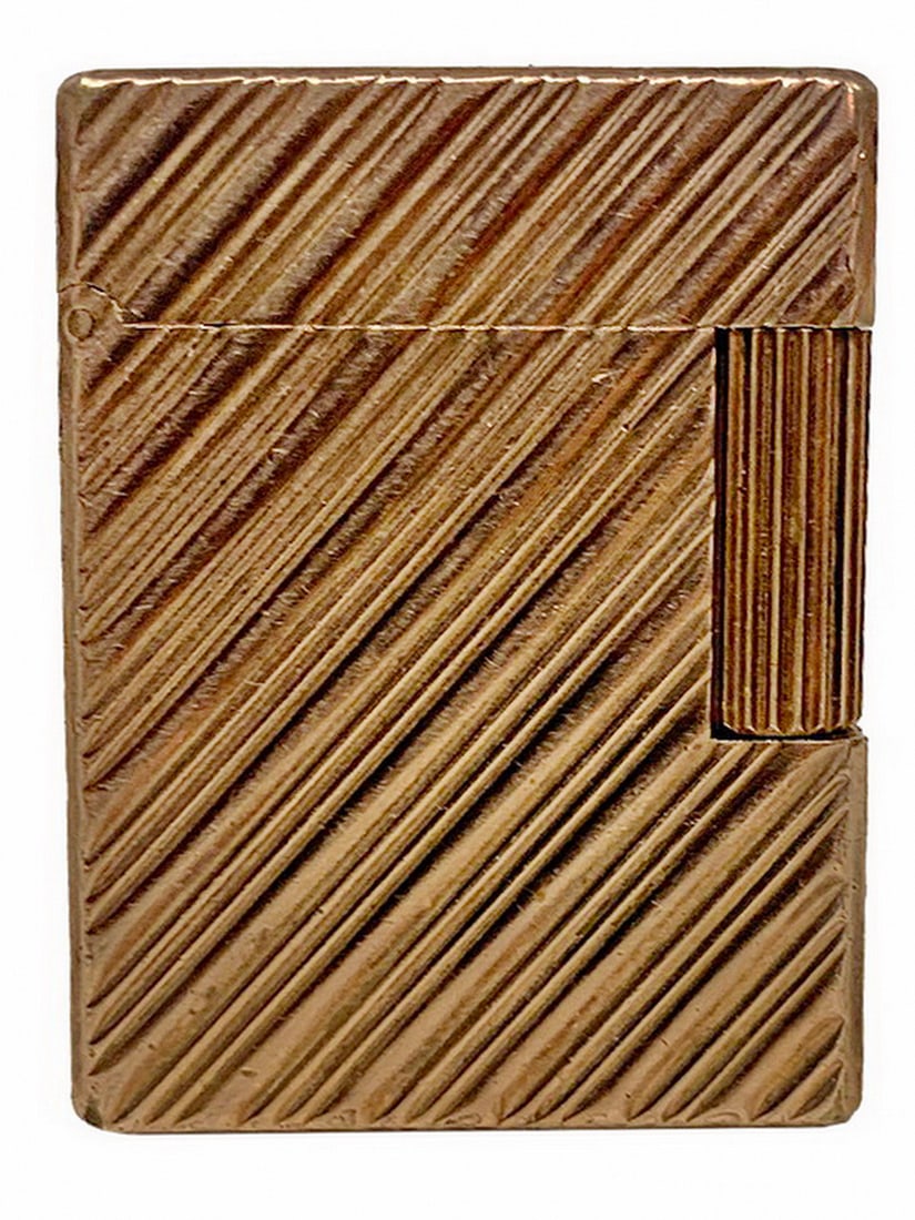 S.T. Dupont, France Lighter: S.T. Dupont, France Lighter. 1 3/4 x 1 1/2 x 1/2 in.Local Pick up call one day before to make an appointment. TO SHIP THIS ITEM IN USA OR INTERNATIONAL, PLEASE CONTACT THE SHIPPERS : 1) UPS store1937-
