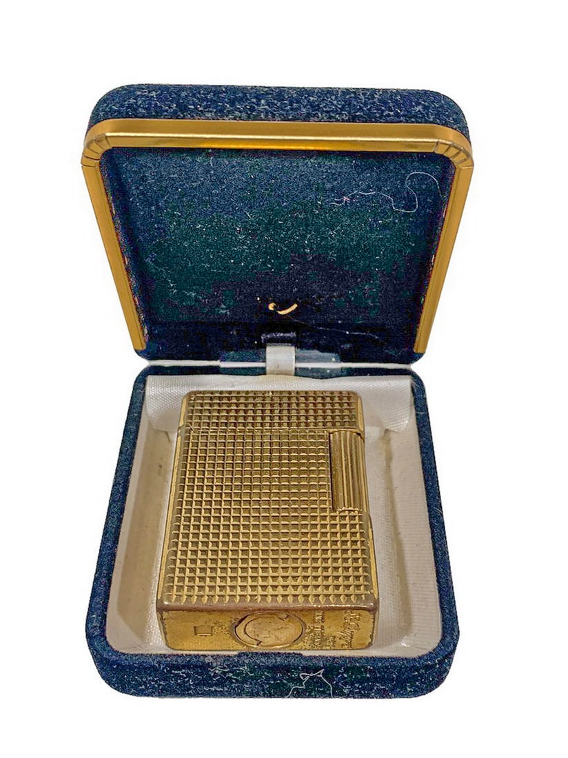 S.T. Dupont, France Lighter: S.T. Dupont, France Lighter. 1 3/4 x 1 1/2 x 1/2 in.Local Pick up call one day before to make an appointment. TO SHIP THIS ITEM IN USA OR INTERNATIONAL, PLEASE CONTACT THE SHIPPERS : 1) UPS store1937-