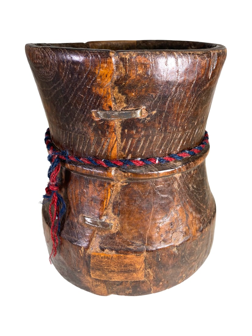 Antique Hand Crafted Wood Vase: Antique Hand Crafted Wood Vase. 9 x 7 1/2 in.Local Pick up call one day before to make an appointment. TO SHIP THIS ITEM IN USA OR INTERNATIONAL, PLEASE CONTACT THE SHIPPERS : 1) UPS store1937- David 