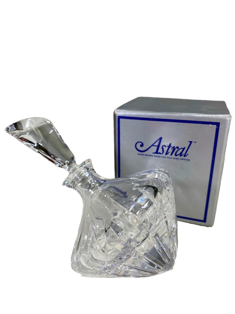 Astral Lead Crystal Perfurm Bottle: Astral Lead Crystal Perfurm Bottle. Box: 3 7/8 x 3 1/2 x 3 in.Local Pick up call one day before to make an appointment. TO SHIP THIS ITEM IN USA OR INTERNATIONAL, PLEASE CONTACT THE SHIPPERS : 1) UPS