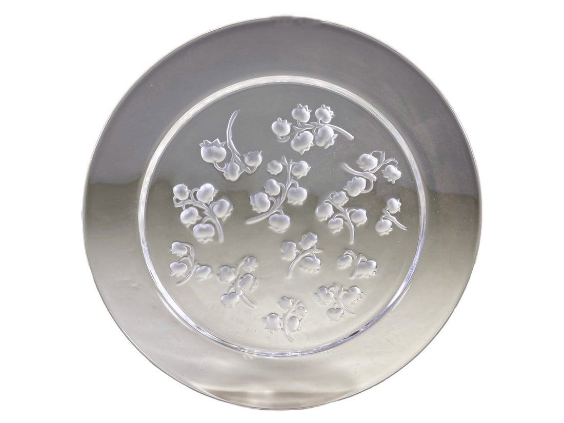 Lalique Muguet Frosted & Clear Crystal Plate: Lalique Muguet Frosted & Clear Crystal Plate. 8 3/8 in diameter.Local Pick up call one day before to make an appointment. TO SHIP THIS ITEM IN USA OR INTERNATIONAL, PLEASE CONTACT THE SHIPPERS : 1) UP