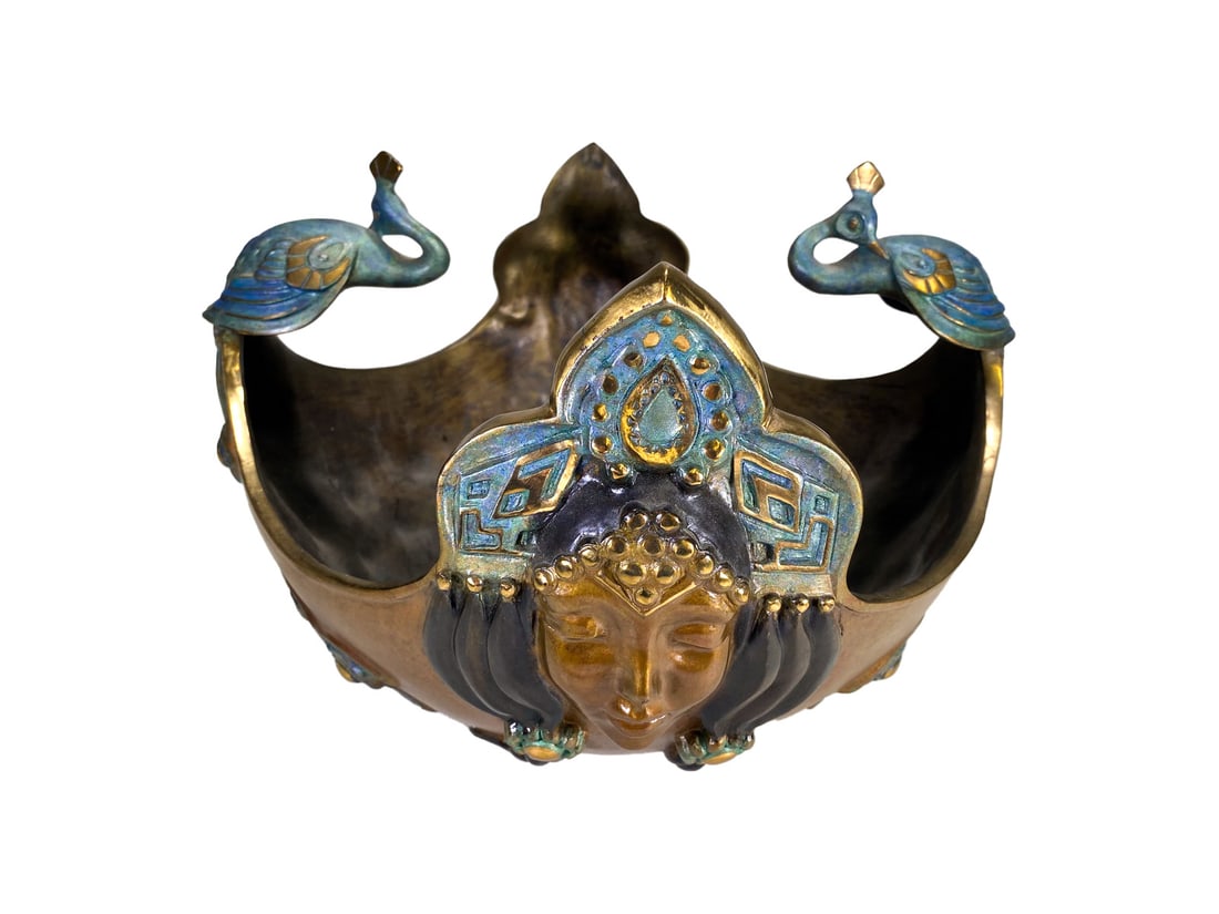 Alexsander Danel (1940-2001) Icarus Peacock Bronze Bowl: Alexsander Danel (1940-2001) Icarus Peacock Bronze Bowl. 8 3/4 x 12 3/4 in.Local Pick up call one day before to make an appointment. TO SHIP THIS ITEM IN USA OR INTERNATIONAL, PLEASE CONTACT THE SHIPP