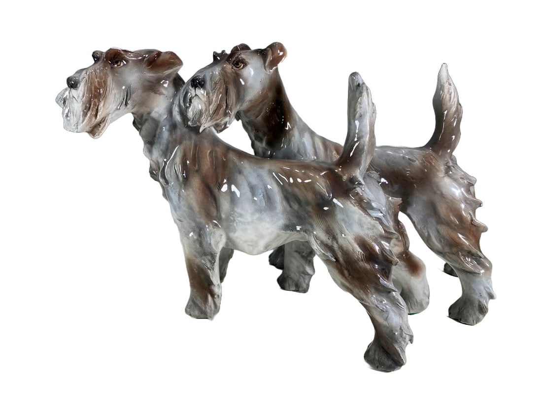 Guido Cacciapuoti Fox Terrier Dogs Porcelain Fig.: Guido Cacciapuoti Fox Terrier Dogs Porcelain Fig.. 6 3/4 x 11 1/4 x 5 in.Local Pick up call one day before to make an appointment. TO SHIP THIS ITEM IN USA OR INTERNATIONAL, PLEASE CONTACT THE SHIPPER