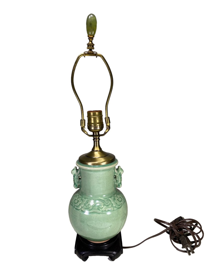 Chinese Celadon Porcelain Lamp: Chinese Celadon Porcelain Lamp. 16 3/8 x 4 3/4 in total. 12 1/2 in high to the socket.Local Pick up call one day before to make an appointment. TO SHIP THIS ITEM IN USA OR INTERNATIONAL, PLEASE CONTAC