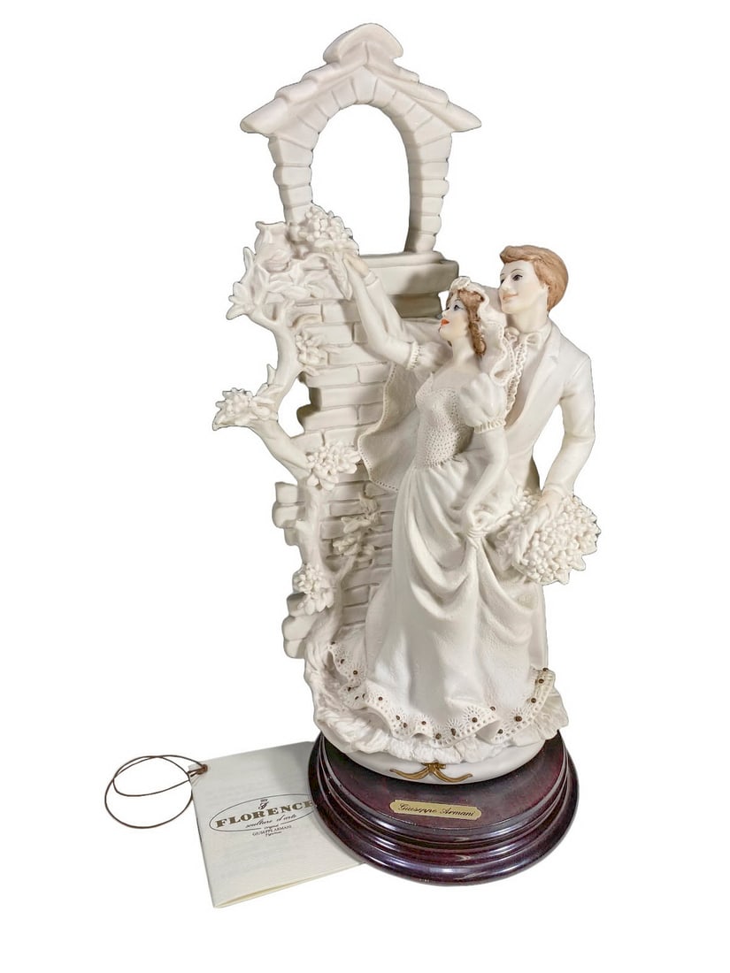 Giuseppe Armani Florence Porcelain Figurine (1 of 6)