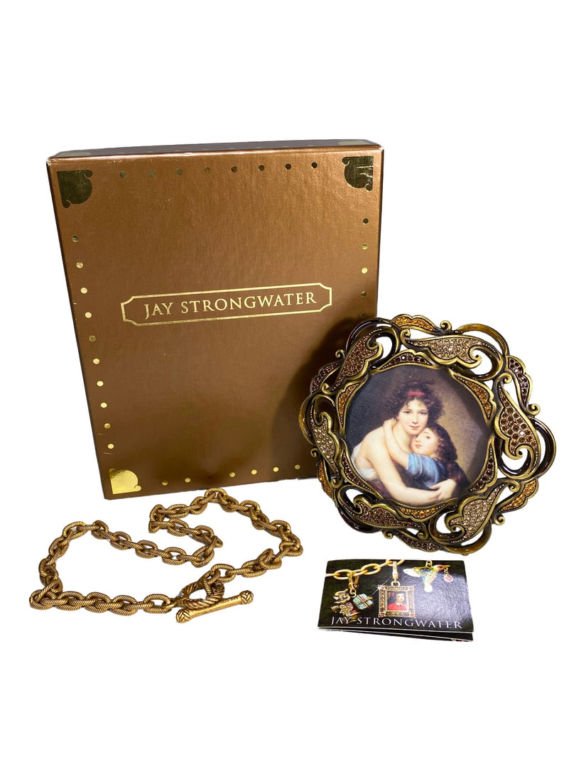 Jay StrongWater & Swarovski Frame in a Box: Jay StrongWater & Swarovski Frame in a Box. 3 7/8 x 4 in. Box: 6 1/4 x 5 1/4 x 1 1/2 in.Local Pick up call one day before to make an appointment. TO SHIP THIS ITEM IN USA OR INTERNATIONAL, PLEASE CONT
