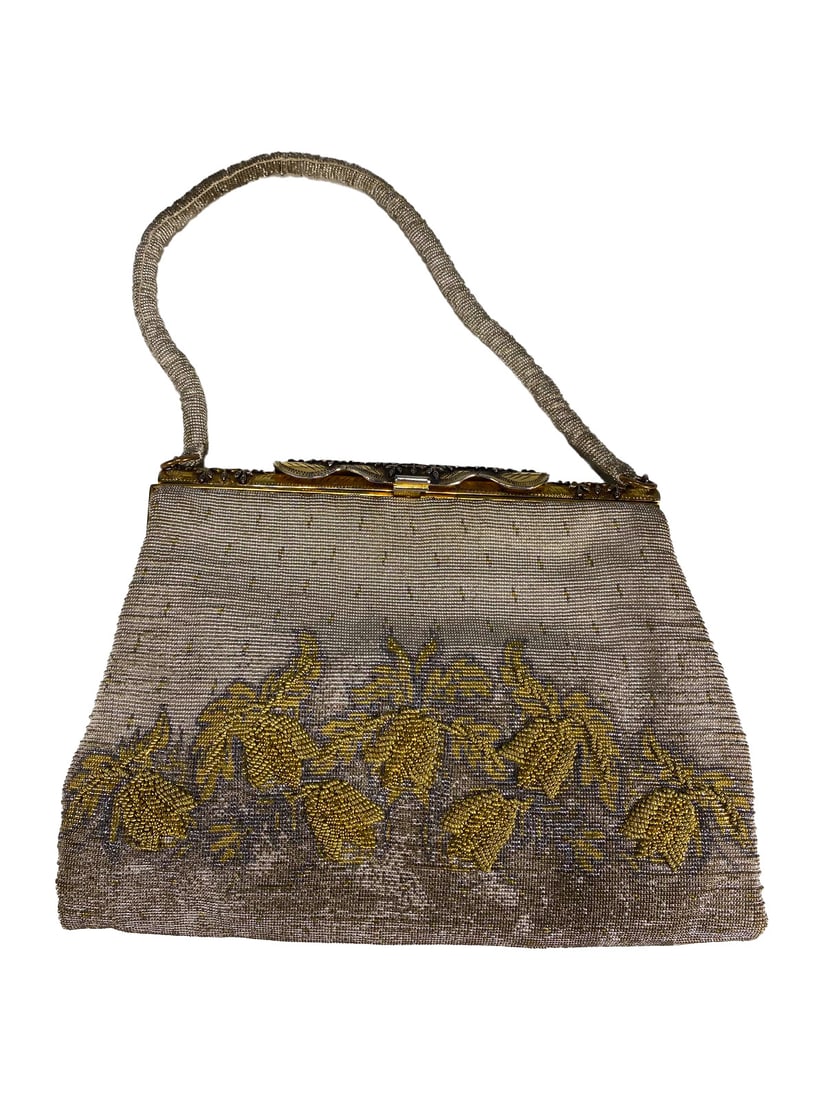Langlois & Jargeais, France Hand Beaded Bag: Langlois & Jargeais, France Hand Beaded Bag. 6 1/4 x 8 1/2 in.Local Pick up call one day before to make an appointment. TO SHIP THIS ITEM IN USA OR INTERNATIONAL, PLEASE CONTACT THE SHIPPERS : 1) UPS