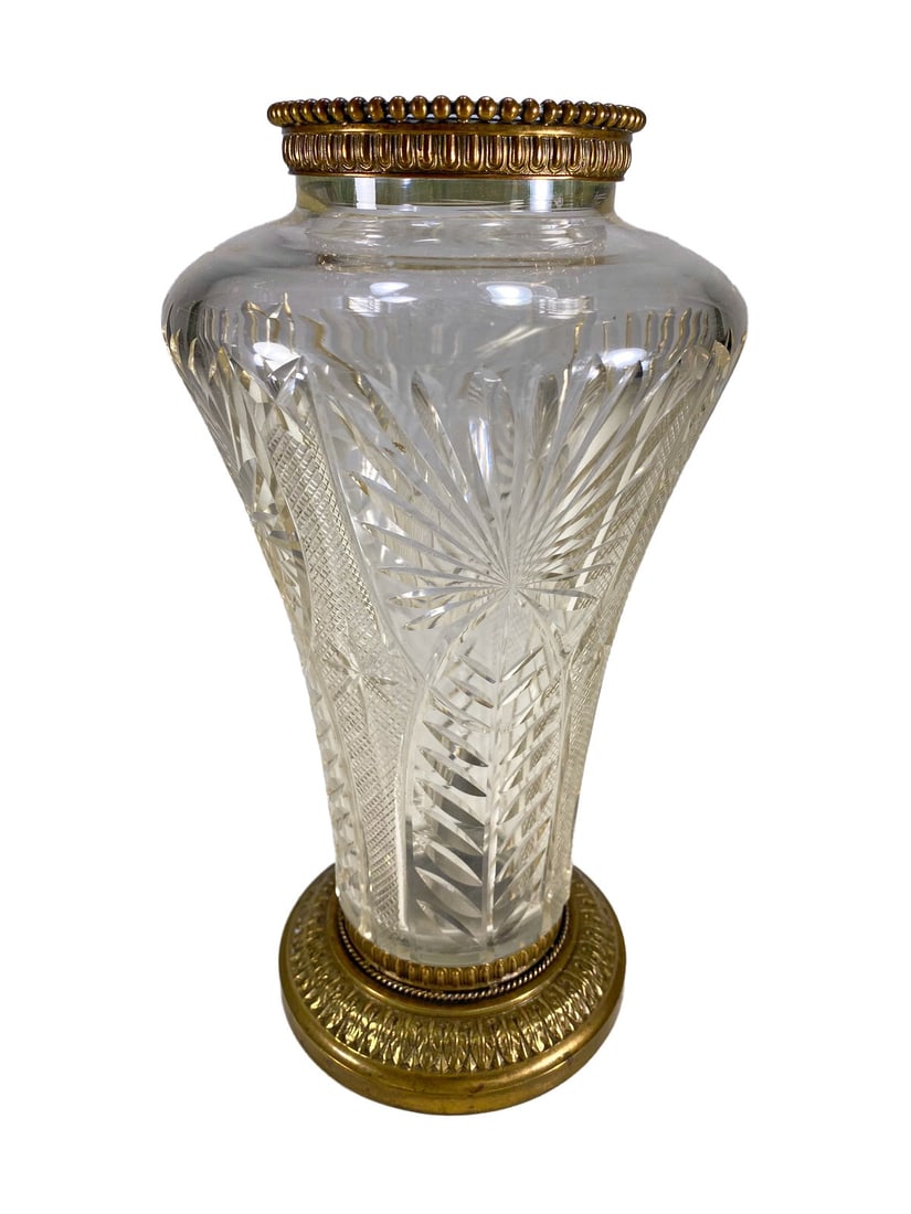 Antique Probably Baccarat Crystal & Bronze Vase: Antique Probably Baccarat Crystal & Bronze Vase. 9 3/4 x 4 7/8 in.Local Pick up call one day before to make an appointment. TO SHIP THIS ITEM IN USA OR INTERNATIONAL, PLEASE CONTACT THE SHIPPERS : 1)