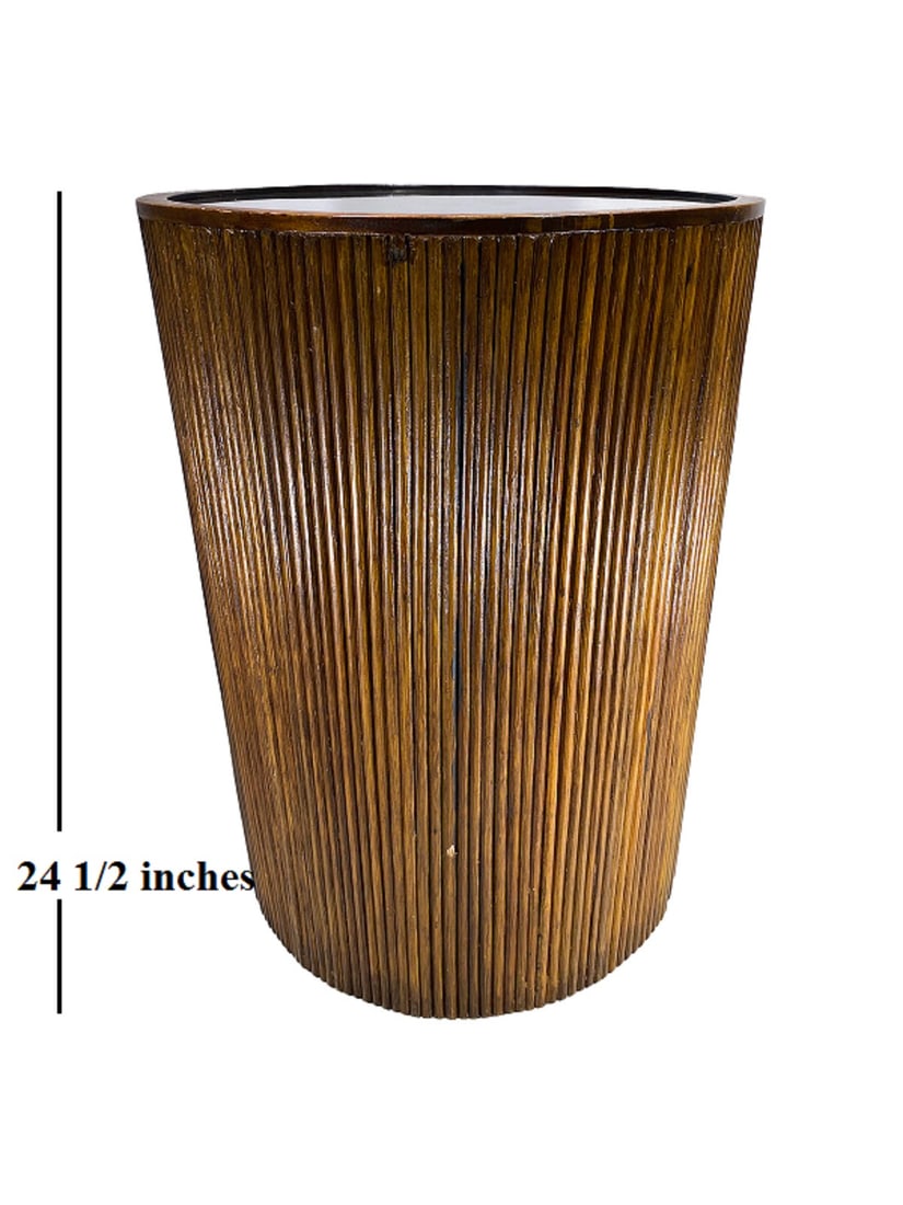 Vintage Banboo & Glass Side Table: Vintage Banboo & Glass Side Table. 24 1/4 x 18 in.Local Pick up call one day before to make an appointment. TO SHIP THIS ITEM IN USA OR INTERNATIONAL, PLEASE CONTACT THE SHIPPERS : 1) UPS store1937- D