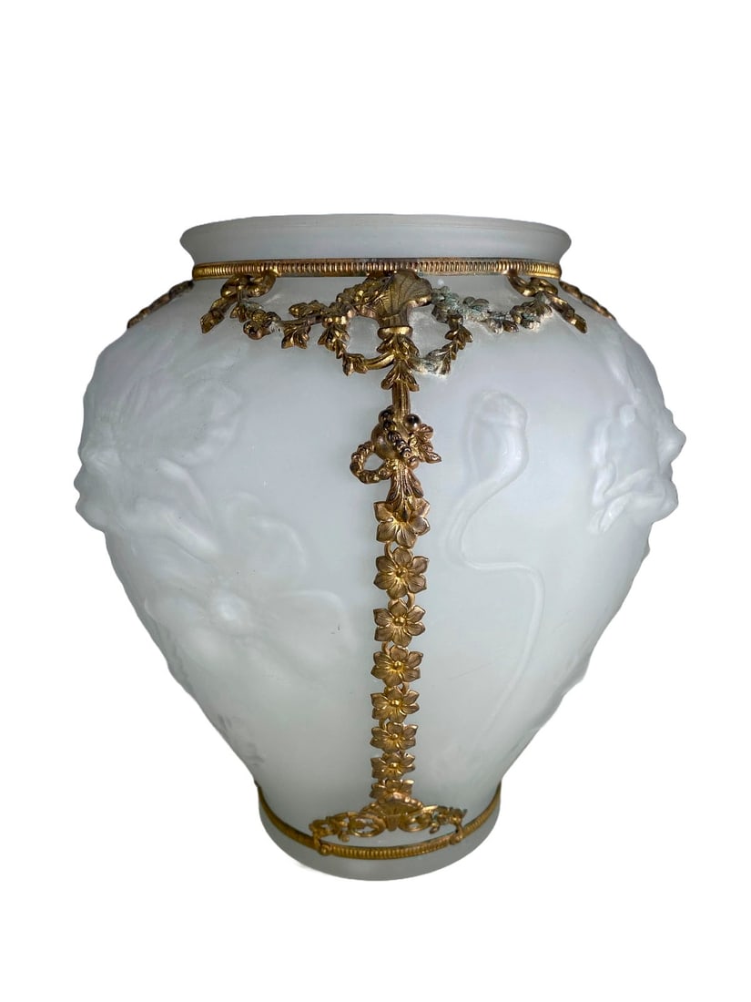 Antique French Frosted Glass & Bronze Vase: Antique French Frosted Glass & Bronze Vase. 8 5/8 x 7 1/8 in.Local Pick up call one day before to make an appointment. TO SHIP THIS ITEM IN USA OR INTERNATIONAL, PLEASE CONTACT THE SHIPPERS : 1) UPS s
