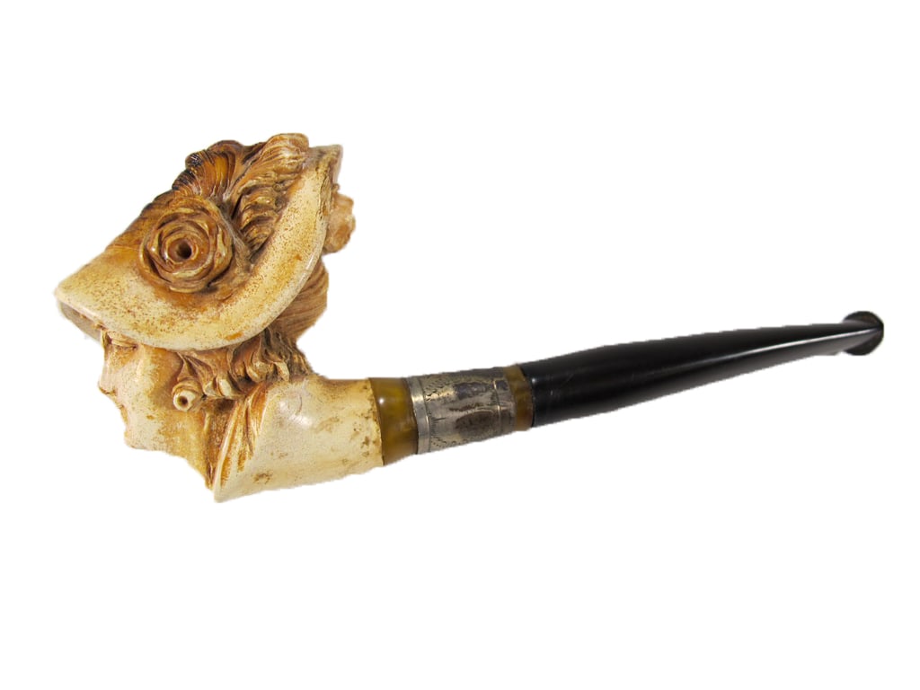 Antique Austrian Sterling Meerschaum Woman Pipe: Antique Austrian Meerschaum Woman Pipe with a sterling ring and no case, around 1920. 1 1/2 x 4 5/8 x 1 1/8 in.Local Pick up call one day before to make an appointment. TO SHIP THIS ITEM IN USA OR INT