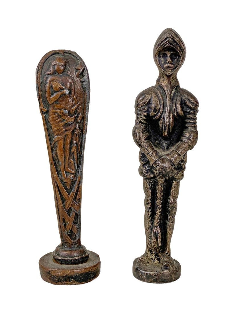 2 Antique French Bronzed Spelter Seals: 2 Antique French Bronzed Spelter Seals. 3 1/8 in & 3 1/4 in.Local Pick up call one day before to make an appointment. TO SHIP THIS ITEM IN USA OR INTERNATIONAL, PLEASE CONTACT THE SHIPPERS : 1) UPS st