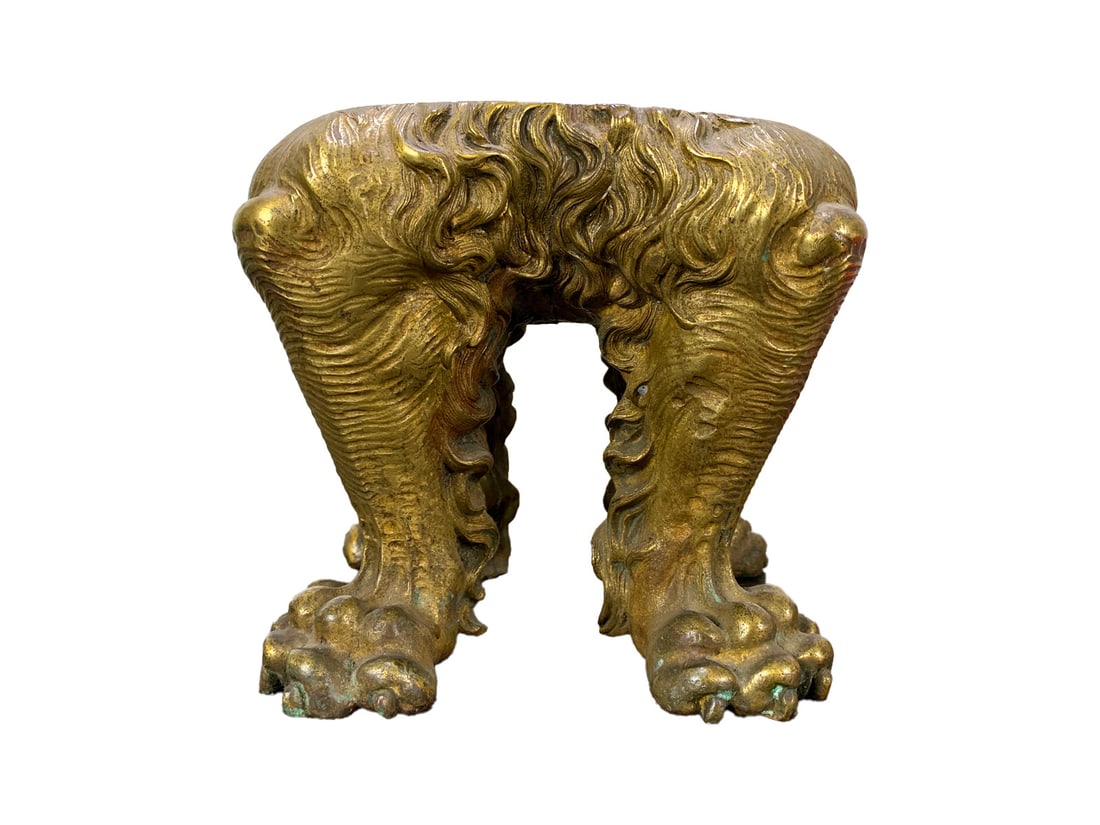 Antique French Gilt Bronze Lion Foot Base: Antique French Gilt Bronze Lion Foot Base. 7 3/8 x 7 3/4 x 7 3/4 in.Local Pick up call one day before to make an appointment. TO SHIP THIS ITEM IN USA OR INTERNATIONAL, PLEASE CONTACT THE SHIPPERS : 1