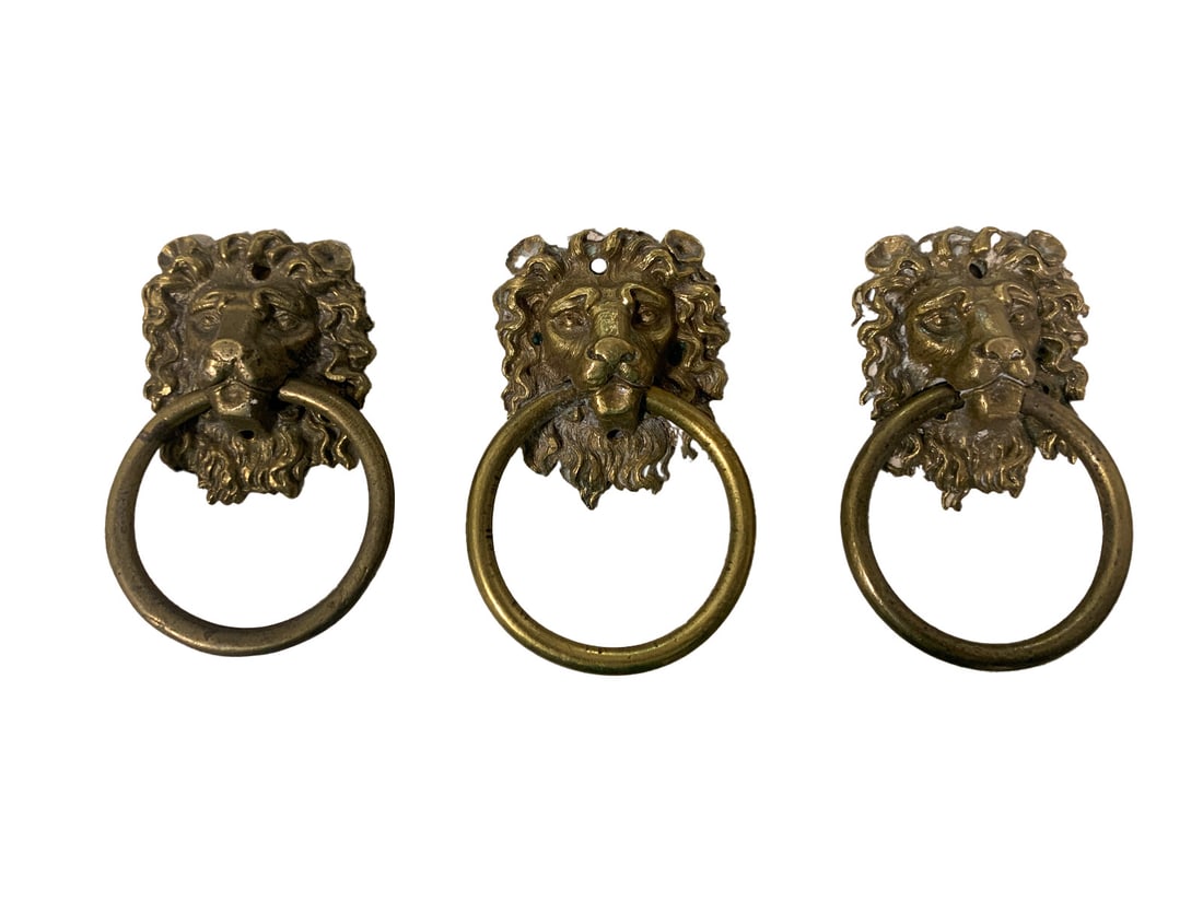 Set of 3 Bronze Furniture Drawer Handles: Set of 3 Bronze Furniture Drawer Handles. 2 7/8 x 1 7/8 in.Local Pick up call one day before to make an appointment. TO SHIP THIS ITEM IN USA OR INTERNATIONAL, PLEASE CONTACT THE SHIPPERS : 1) UPS sto