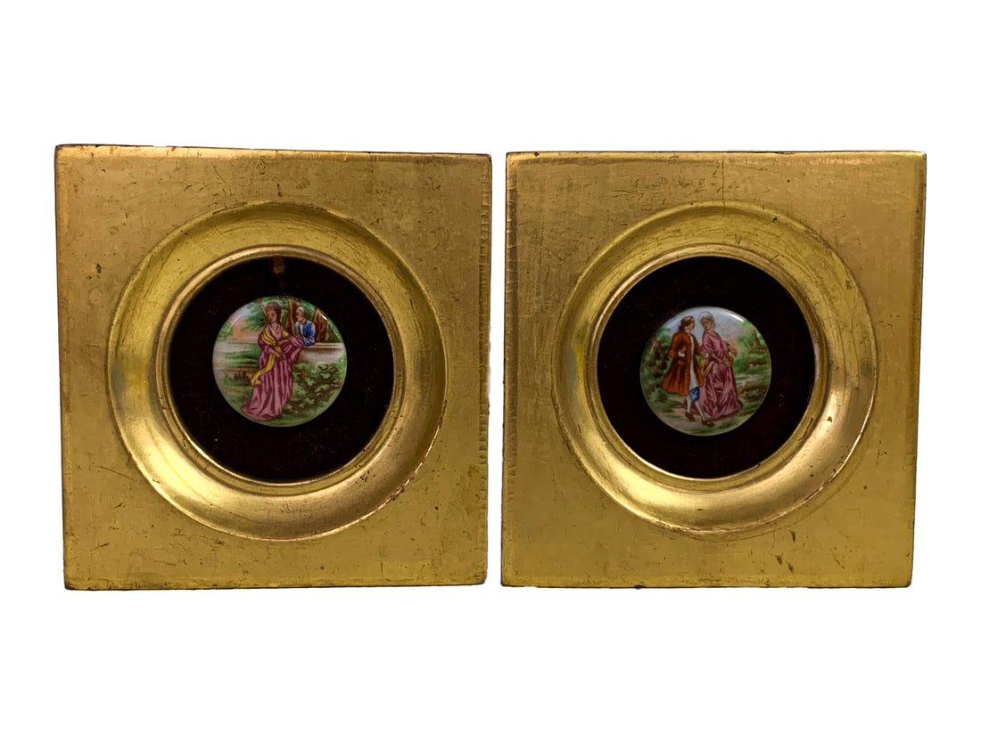 Antique French Pair of Miniature Paintings: Antique French Pair of Miniature Paintings. 4 x 4 in framed.Local Pick up call one day before to make an appointment. TO SHIP THIS ITEM IN USA OR INTERNATIONAL, PLEASE CONTACT THE SHIPPERS : 1) UPS st