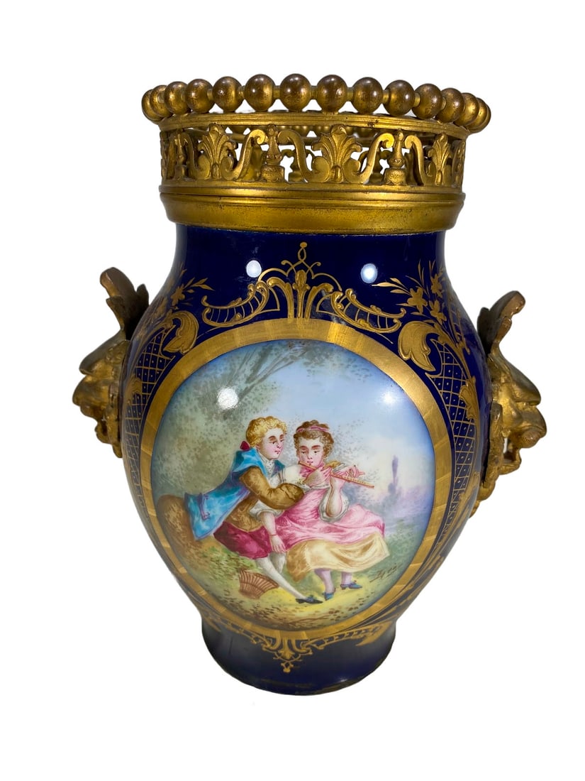 Antique French Sevres Porcelain & Bronze Urn: Antique French Sevres Porcelain & Bronze Urn. 9 x 7 1/4 x 5 1/4 in.Local Pick up call one day before to make an appointment. TO SHIP THIS ITEM IN USA OR INTERNATIONAL, PLEASE CONTACT THE SHIPPERS : 1)