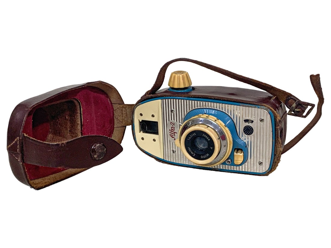 WZFO Alfa 2 Emitar Poland Camera: WZFO Alfa 2 Emitar Poland Camera. 3 3/4 x 5 1/2 x 2 3/4 in.Local Pick up call one day before to make an appointment. TO SHIP THIS ITEM IN USA OR INTERNATIONAL, PLEASE CONTACT THE SHIPPERS : 1) UPS sto