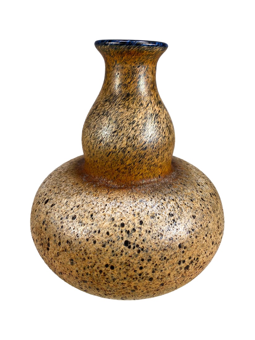 Vintage French Glass vase: Vintage French Glass vase. 6 5/8 x 6 in.Local Pick up call one day before to make an appointment. TO SHIP THIS ITEM IN USA OR INTERNATIONAL, PLEASE CONTACT THE SHIPPERS : 1) UPS store1937- David Reise