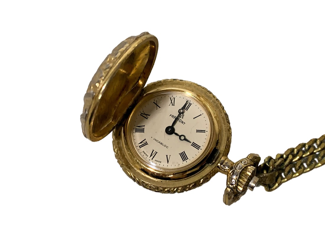 Vintage Framont, Swiss Incabloc Pocket Watch: Vintage Framont, Swiss Incabloc Pocket Watch. 1 in diameter.Local Pick up call one day before to make an appointment. TO SHIP THIS ITEM IN USA OR INTERNATIONAL, PLEASE CONTACT THE SHIPPERS : 1) UPS st