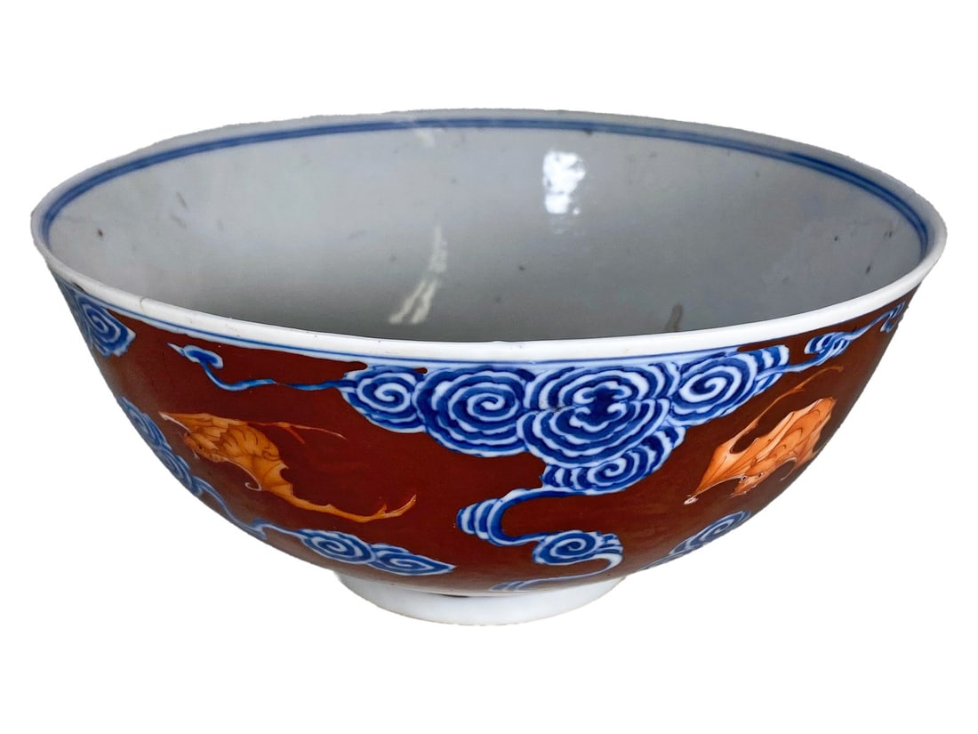 Antique Chinese Bats Porcelain Bowl, signed: Antique Chinese Bats Porcelain Bowl, signed. 2 7/8 x 6 1/2 in.Local Pick up call one day before to make an appointment. TO SHIP THIS ITEM IN USA OR INTERNATIONAL, PLEASE CONTACT THE SHIPPERS : 1) UPS 