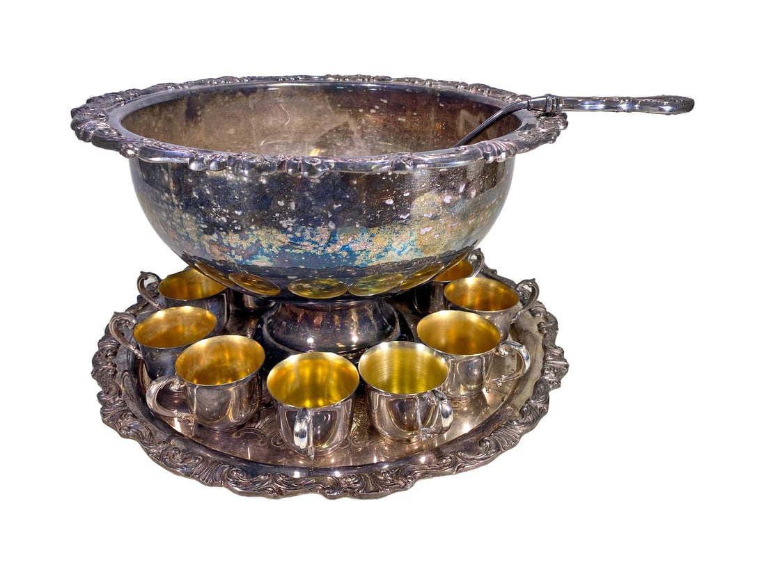 Sheridan Silverplated 12 Cups Ponche Bowl: Sheridan Silverplated 12 Cups Ponche Bowl. Bowl: 10 1/4 x 16 1/4 in. Tray: 19 in diameter. Sup: 2 3/8 x 2 7/8 x 4 1/8 in. Spoon: 17 x 4 3/8 x 3 5/8 in.Local Pick up call one day before to make an appo