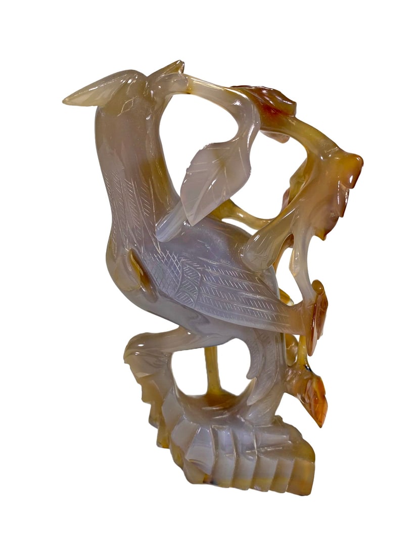 Antique Chinese Agate Bird Sculpture: Antique Chinese Agate Bird Sculpture. 6 1/4 x 3 3/4 x 2 1/8 in.Local Pick up call one day before to make an appointment. TO SHIP THIS ITEM IN USA OR INTERNATIONAL, PLEASE CONTACT THE SHIPPERS : 1) UPS